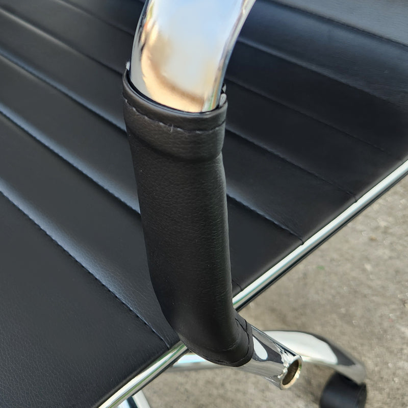 Cargue la imagen en el visor de la galería, SIlla de Oficina SLOSOFF color negro con ruedas - SLOSOFF