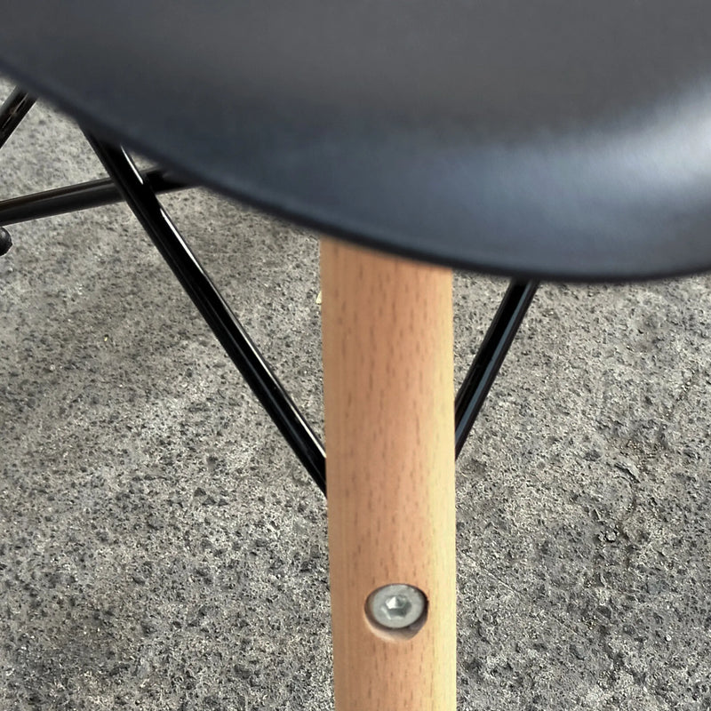 Cargue la imagen en el visor de la galería, Silla P101C negra - P101C CasaEaster