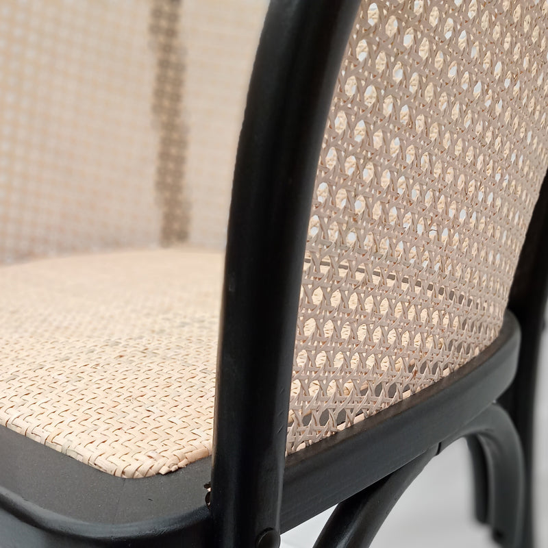 Cargue la imagen en el visor de la galería, Silla de comedor XN2201BLK Color Negra - XN2201BLK